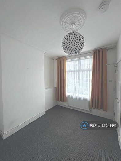 3 Bedroom Terraced House To Rent In Stoneley Road, Crewe, CW1