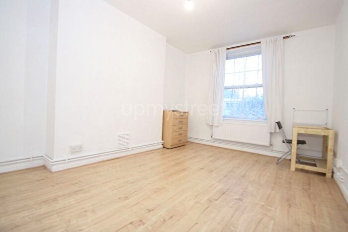 3 Bedroom Flat To Rent In Prince Of Wales Road, Chalk Farm, NW5
