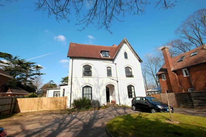 1 Bedroom Flat To Rent In Epsom Road, Christchurch, GU1