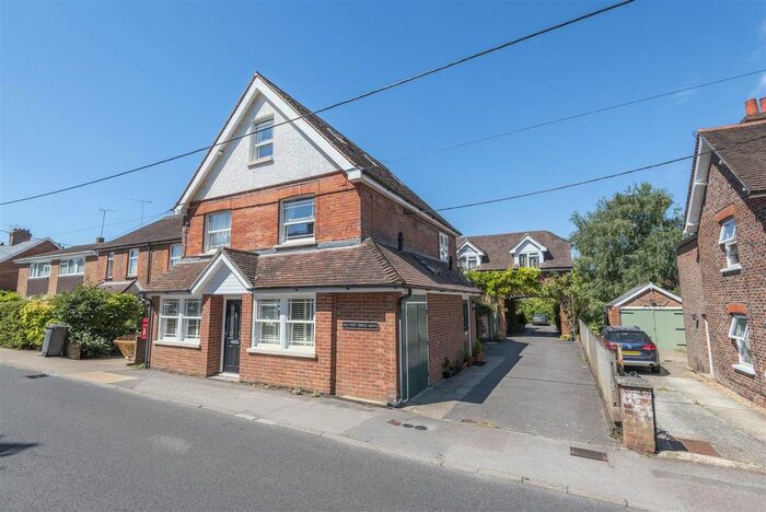 3 Bedroom Maisonette To Rent In Forest Road, Liss, GU33