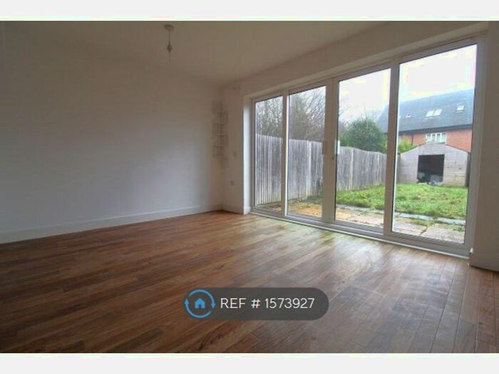 3 Bedroom Terraced House To Rent In Reeds Meadow, Redhill, RH1