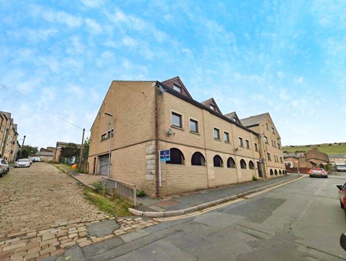 2 Bedroom Apartment For Sale In Butlers View, Boothtown, Halifax, West Yorkshire, HX3