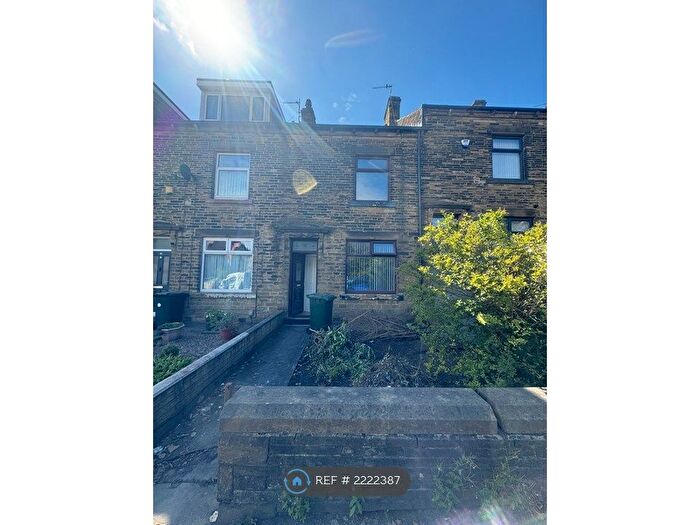 3 Bedroom Terraced House To Rent In Cleckheaton Road, Bradford, BD6