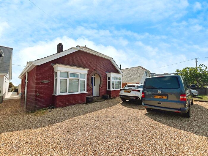3 Bedroom Bungalow To Rent In Forest Road, Winford, PO36