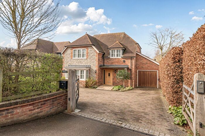 4 Bedroom Detached House For Sale In Wallingford Road, South Stoke, Reading, RG8