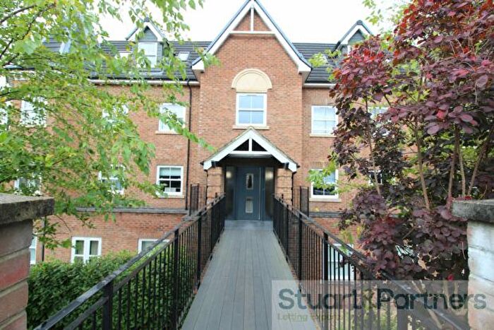 2 Bedroom Property To Rent In Paddockhall Road, Haywards Heath, RH16