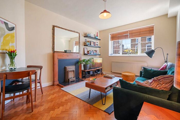 2 Bedroom Flat For Sale In Highbury Grove, Highbury Grove Court Highbury Grove, N5