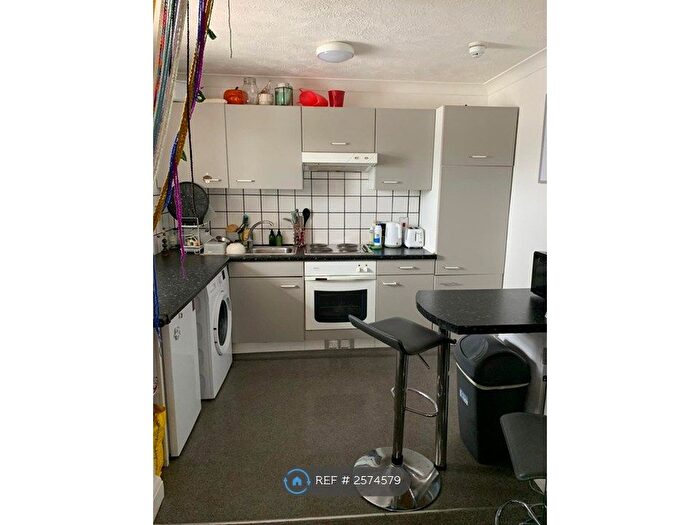 2 Bedroom Flat To Rent In Blatchington Road, Hove, BN3