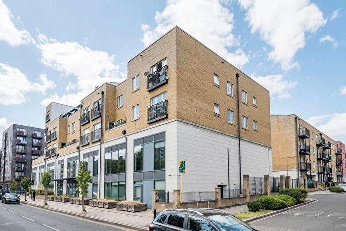 2 Bedroom Flat For Sale In Candle Street, Tower Hamlets, London, E1