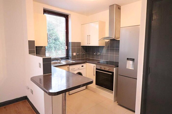 2 Bedroom Flat To Rent In Buckingham Pace, High Wycombe, HP13