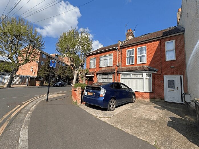 4 Bedroom Terraced House For Sale In Leigh Road, East Ham, London, E6