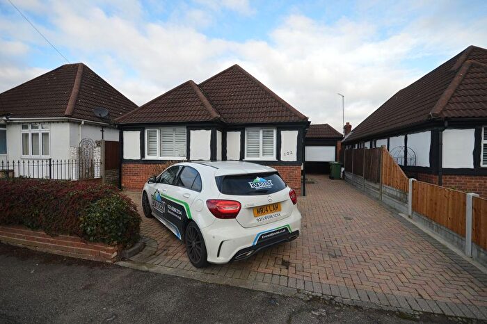 3 Bedroom Bungalow To Rent In Bruce Grove, Wickford, SS11