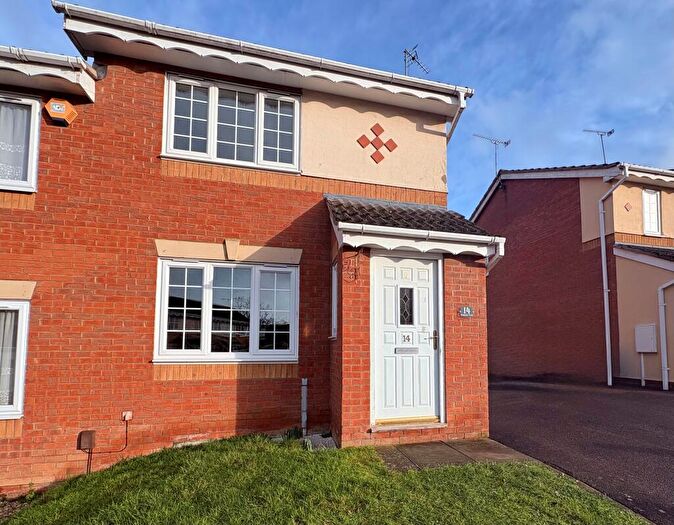 2 Bedroom Flat To Rent In Grizedale Close, Kettering, NN16