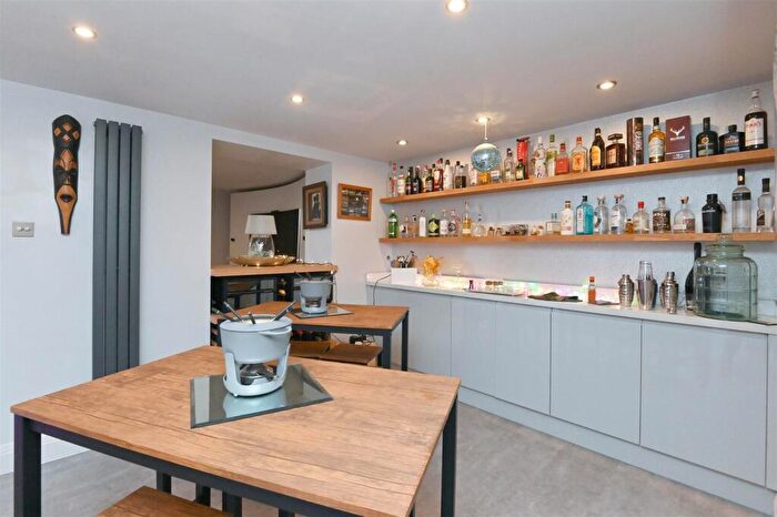 6 Bedroom Detached House For Sale In Dimple Lane, Crich, DE4