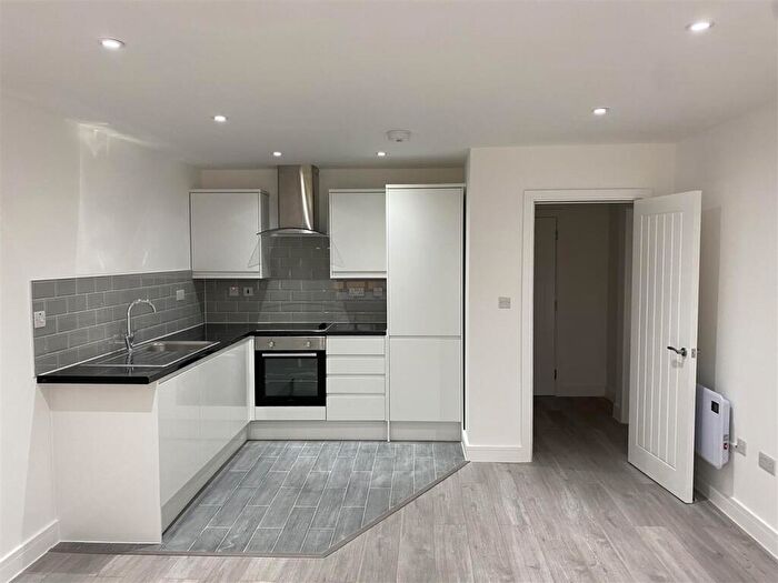 1 Bedroom Apartment To Rent In Foxley Lane, Purley, CR8