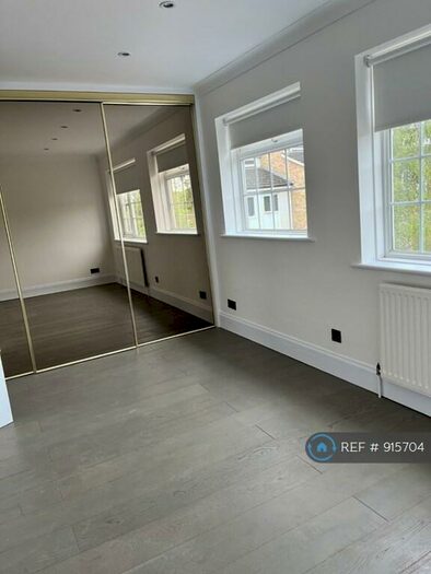 4 Bedroom End Of Terrace House To Rent In Glengall Road, Woodford Green, IG8