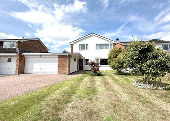 4 Bedroom Detached House For Sale In Beverley Close, Balsall Common, CV7