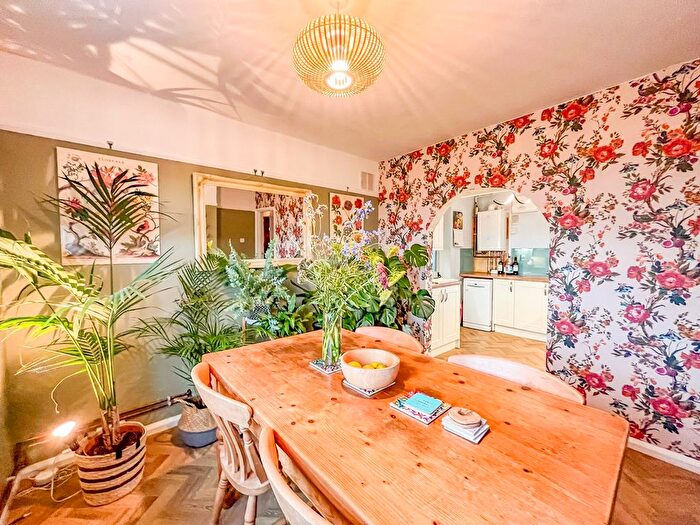 2 Bedroom Bungalow For Sale In Hastings Road, Battle, TN33
