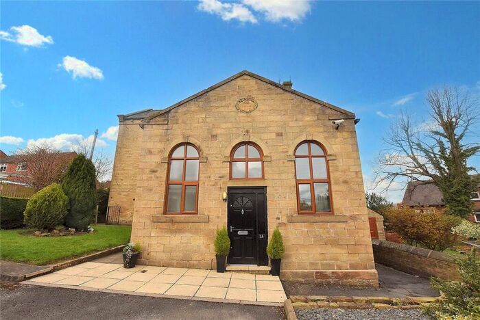 2 Bedroom Town House To Rent In Club Lane, Rodley, Leeds, LS13
