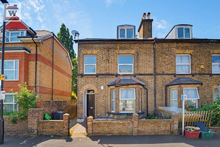 4 Bedroom Flat For Sale In Pownall Road, Hounslow, TW3