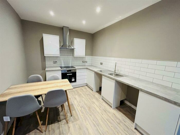 2 Bedroom Apartment To Rent In Hyde Park Villas, Hyde Park, Leeds, LS6