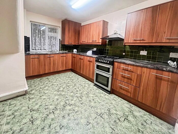 4 Bedroom End Terrace House To Rent In Wheatley Crescent, Hayes, UB3