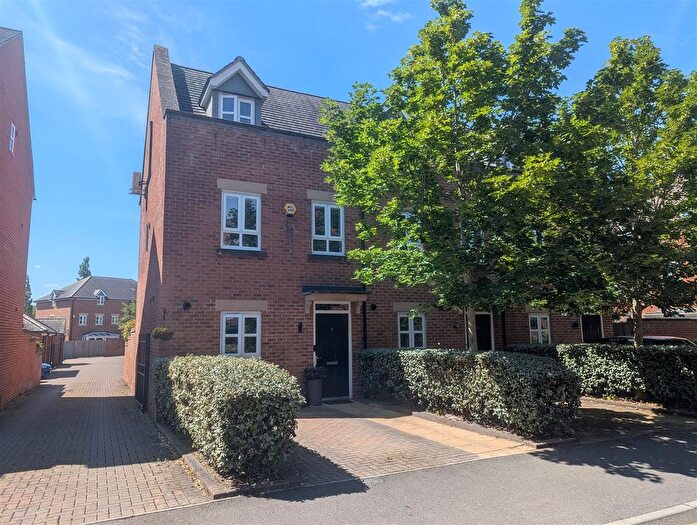3 Bedroom End Terrace House For Sale In Denman Drive, Newbury, RG14