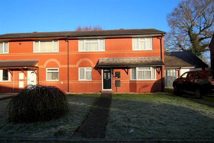 3 Bedroom Semi-Detached House To Rent In Hawthorne Road, Tiverton, EX16