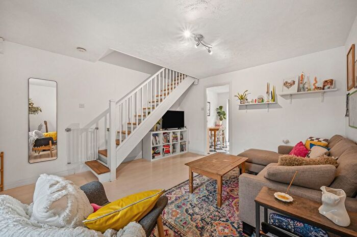 2 Bedroom Terraced House For Sale In Hanover Avenue, Silvertown, E16