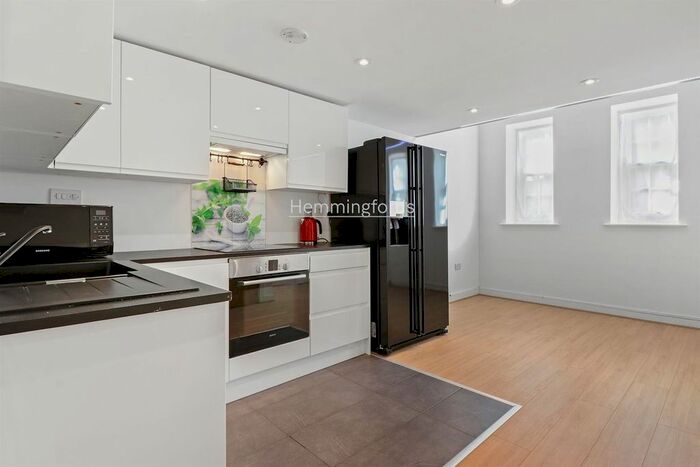 1 Bedroom Flat To Rent In The School House, Tollington Road, N7