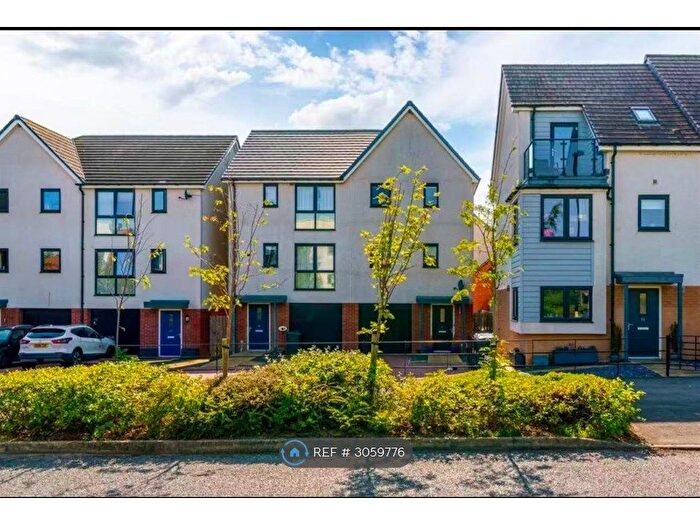 3 Bedroom Semi Detached House To Rent In Wagonway Drive, Newcastle Upon Tyne, NE13