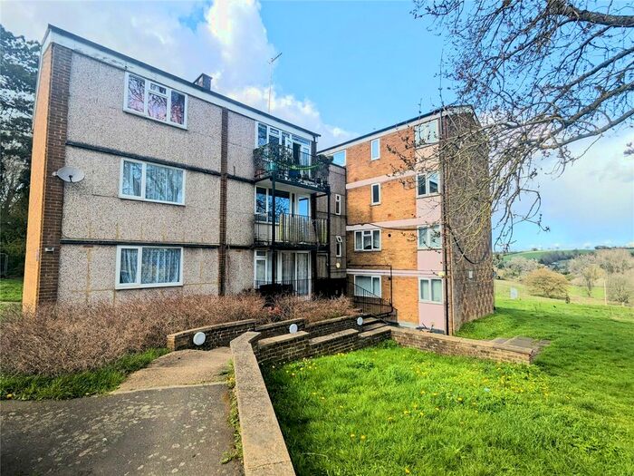 2 Bedroom Flat To Rent In Wood View, Hemel Hempstead, Hertfordshire, HP1