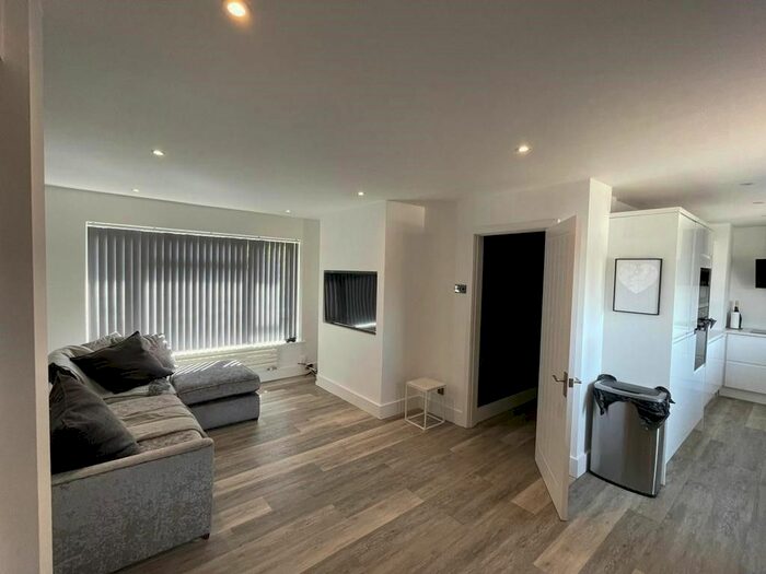 2 Bedroom Flat To Rent In Lych Gate, Watford, WD25