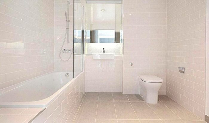 1 Bedroom Flat To Rent In Rodney Road, Elephant And Castle, London, SE17