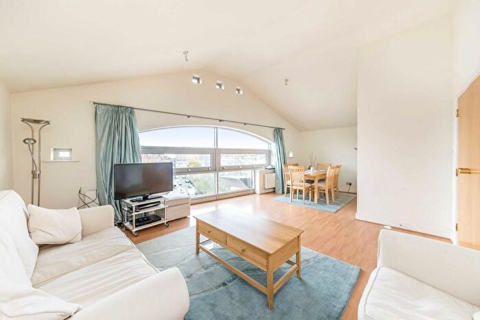 2 Bedroom Flat To Rent In Kings Road, Chelsea, SW3