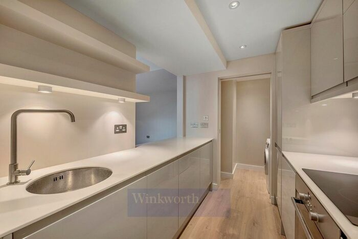 Studio To Rent In St. Georges Square, London, SW1V