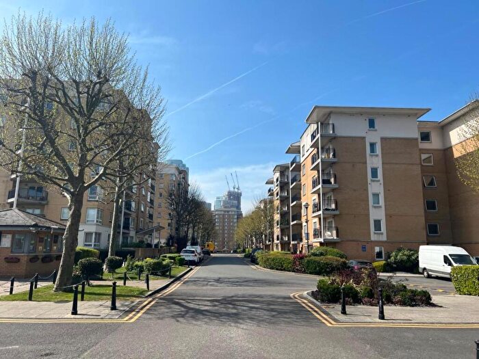 3 Bedroom Apartment For Sale In Newport Avenue, Canary Wharf, E14