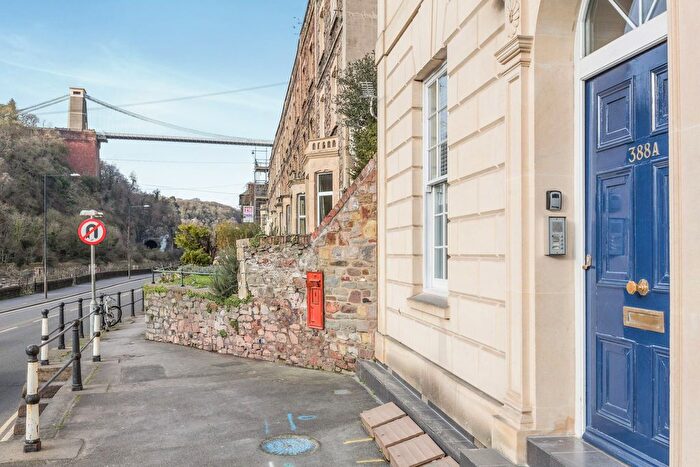 1 Bedroom Flat To Rent In A Hotwell Road, Bristol, BS8