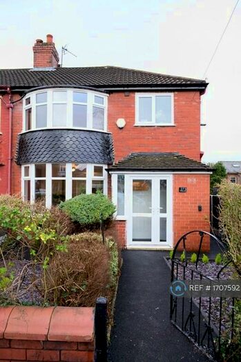 3 Bedroom Semi-Detached House To Rent In St. Marys Road, Manchester, M40