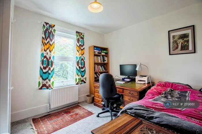 2 Bedroom Flat To Rent In Springbank Road, London, SE13