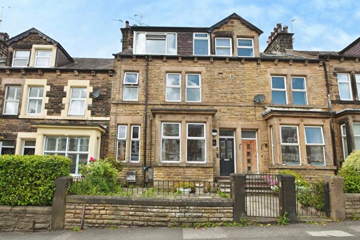2 Bedroom Apartment For Sale In Mayfield Grove, Harrogate, HG1