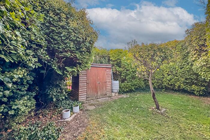 1 Bedroom Flat For Sale In Hornby Avenue, Westcliff-on-Sea, SS0