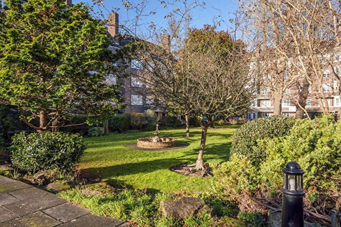 3 Bedroom Flat To Rent In Putney Heath, Putney Heath, London, SW15