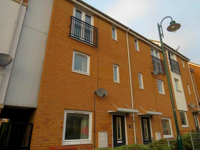 4 Bedroom Town House To Rent In Lakeview Way, Hampton Centre, Peterborough PE7
