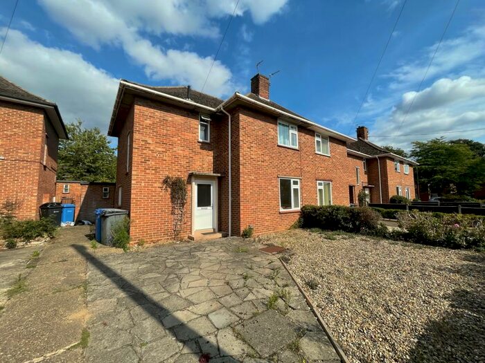 4 Bedroom Semi-Detached House To Rent In Coniston Close, Norwich, NR5