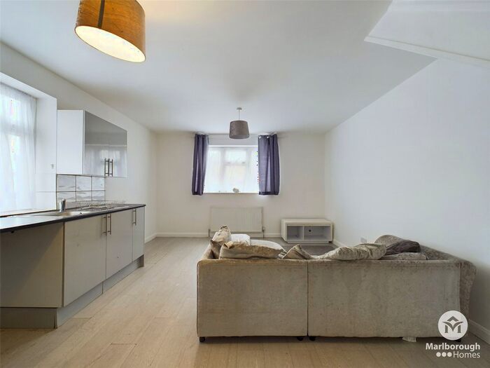 2 Bedroom Property To Rent In Writtle Walk, Dagenham, Essex, RM13