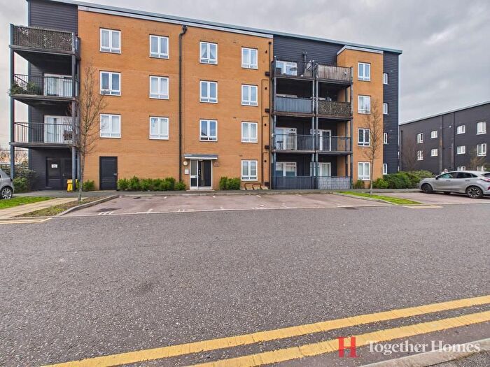 2 Bedroom Flat For Sale In Schoolfield Road, Grays, RM20
