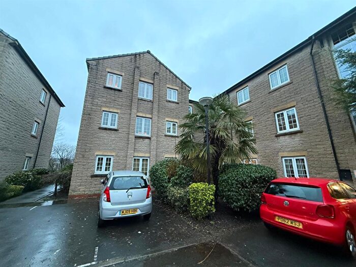 2 Bedroom Flat To Rent In Langwood Court, Haslingden, BB4