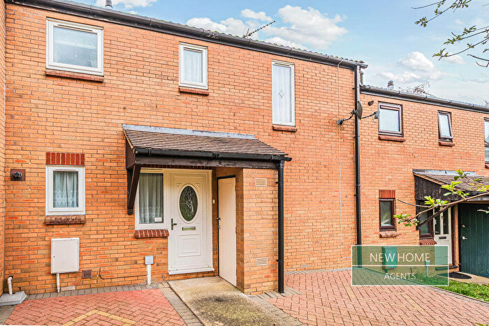 3 Bedroom Terraced House For Sale In Jasmine Walk Banbury, OX16