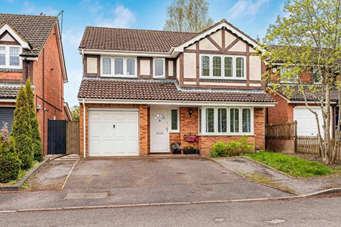 4 Bedroom Detached House For Sale In Tawny Grove, Four Marks, Alton, Hampshire, GU34